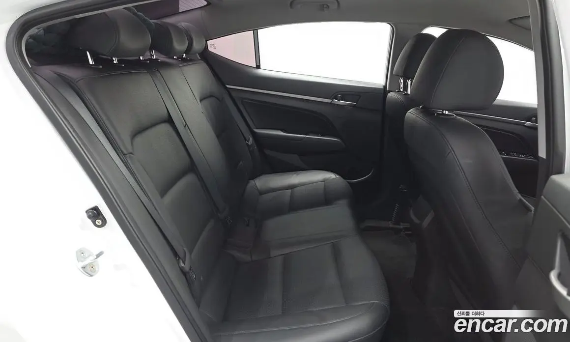Hyundai Avante 2017 1.6 автомат (гидро), фото 12 Hyundai Avante 2017 1.6 автомат (гидро), фото 12