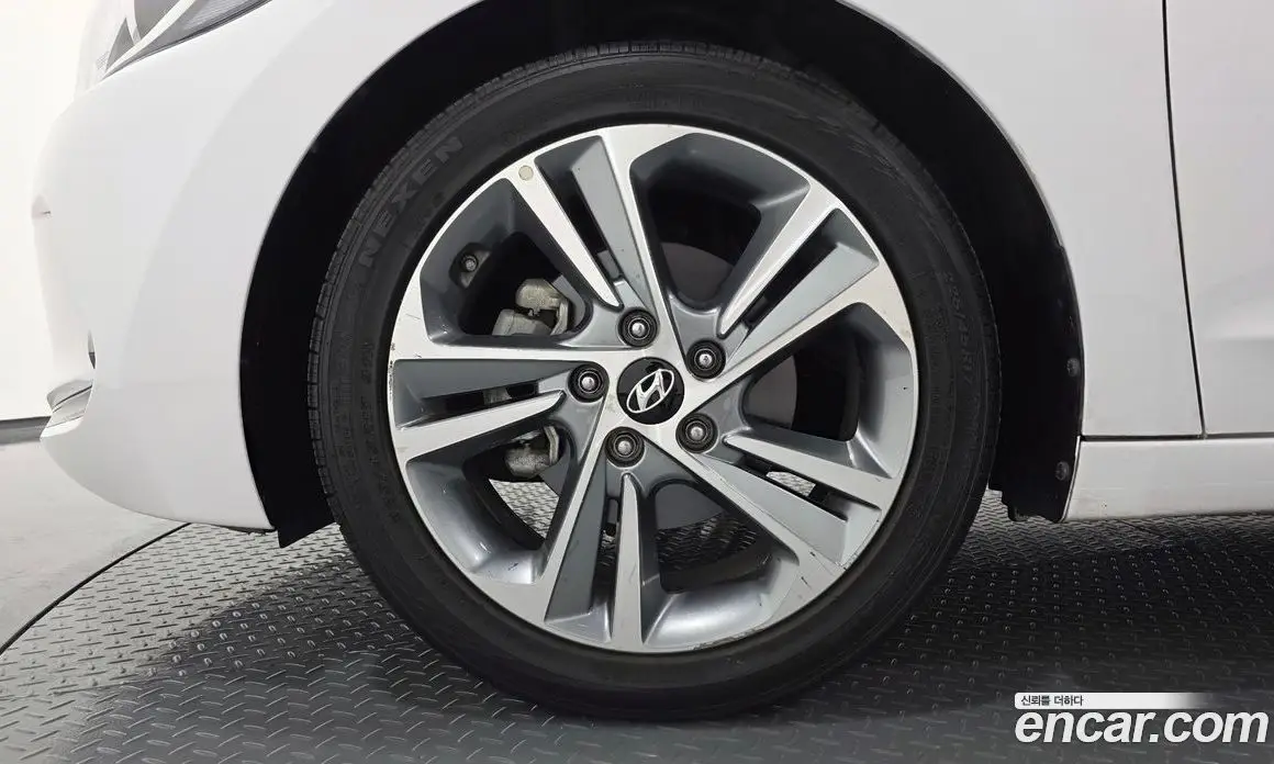 Hyundai Avante 2017 1.6 автомат (гидро), фото 5 Hyundai Avante 2017 1.6 автомат (гидро), фото 5