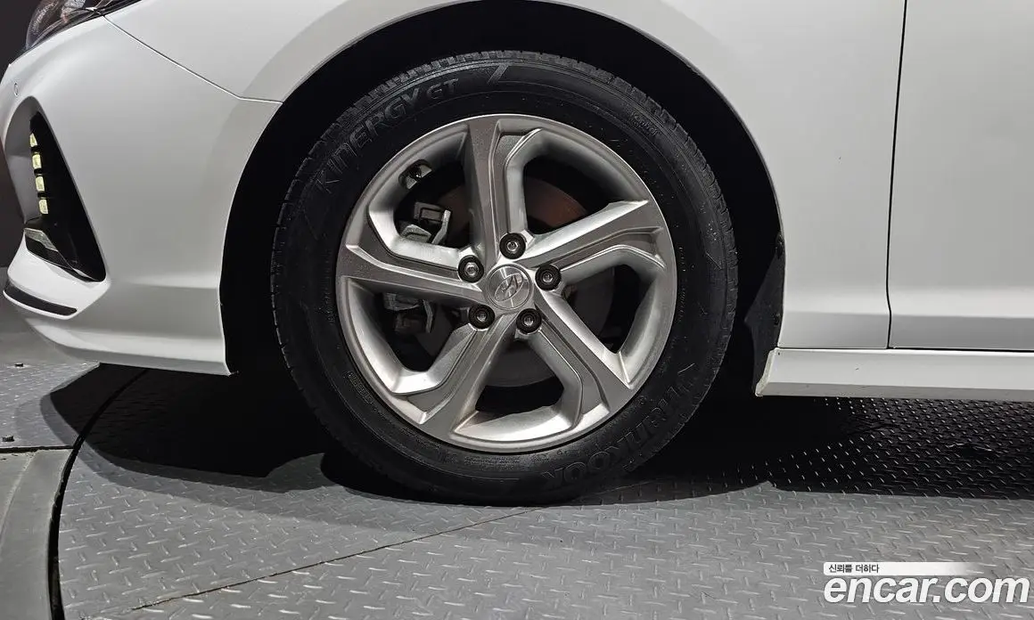 Hyundai Sonata 2018 2.0 автомат (гидро), фото 5