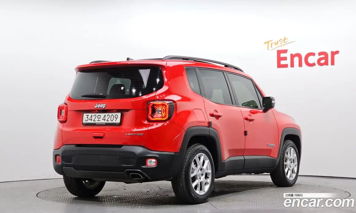 Jeep Renegade 2021 2.4 автомат (гидро), фото 2 Jeep Renegade 2021 2.4 автомат (гидро), фото 2