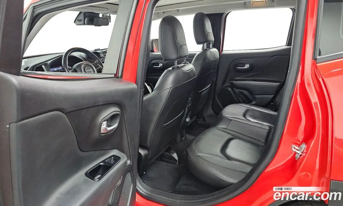 Jeep Renegade 2021 2.4 автомат (гидро), фото 12 Jeep Renegade 2021 2.4 автомат (гидро), фото 12