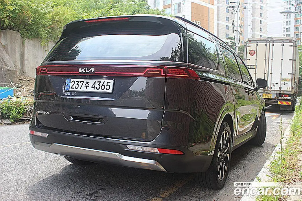 Kia Carnival 2023 3.5 автомат (гидро), фото 4