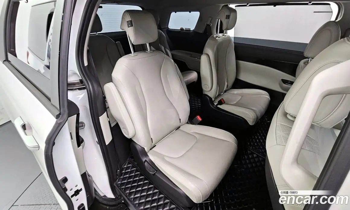 Kia Carnival 2023 2.2 автомат (гидро), фото 12 Kia Carnival 2023 2.2 автомат (гидро), фото 12