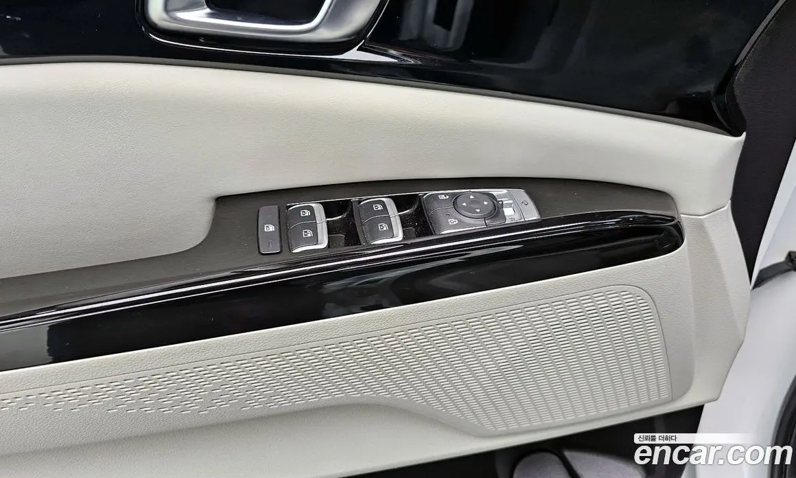 Kia Carnival 2023 2.2 автомат (гидро), фото 17 Kia Carnival 2023 2.2 автомат (гидро), фото 17