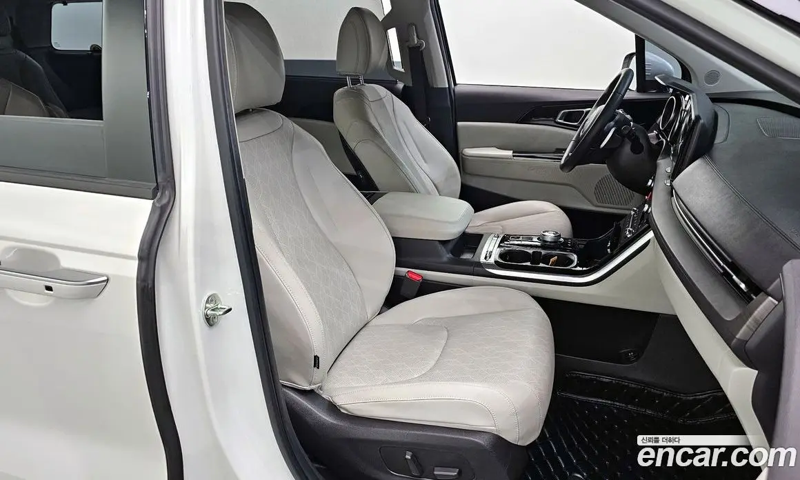 Kia Carnival 2023 2.2 автомат (гидро), фото 10 Kia Carnival 2023 2.2 автомат (гидро), фото 10