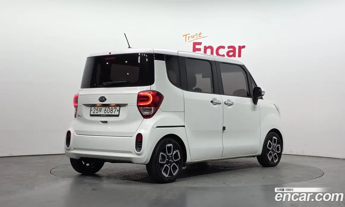 Kia Ray 2018 1.0 автомат (гидро), фото 2 Kia Ray 2018 1.0 автомат (гидро), фото 2