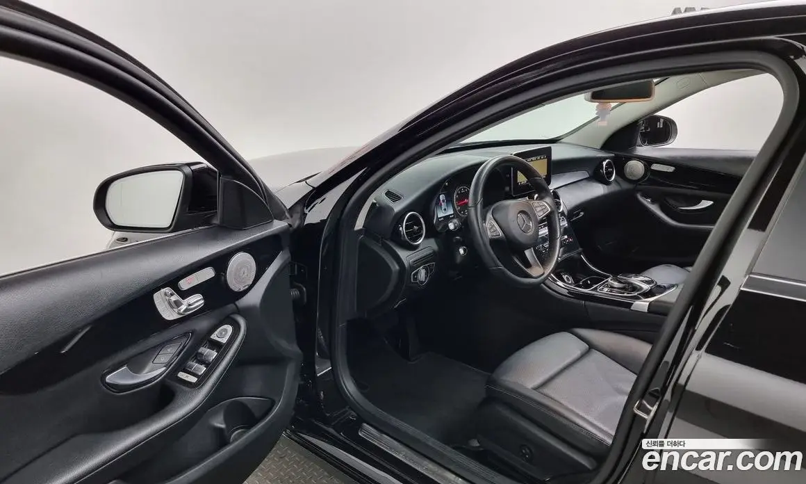 Mercedes-Benz C-Class 2018 2.0 автомат (гидро), фото 12