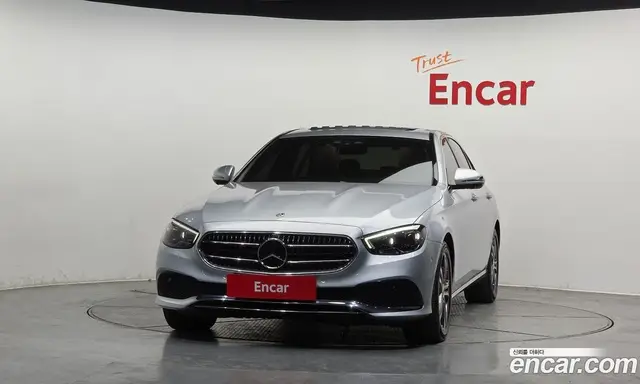 Mercedes-Benz E-Class 2022 2.0 автомат (гидро), миниатюра 3