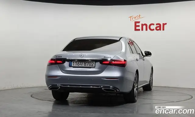 Mercedes-Benz E-Class 2022 2.0 автомат (гидро), миниатюра 4