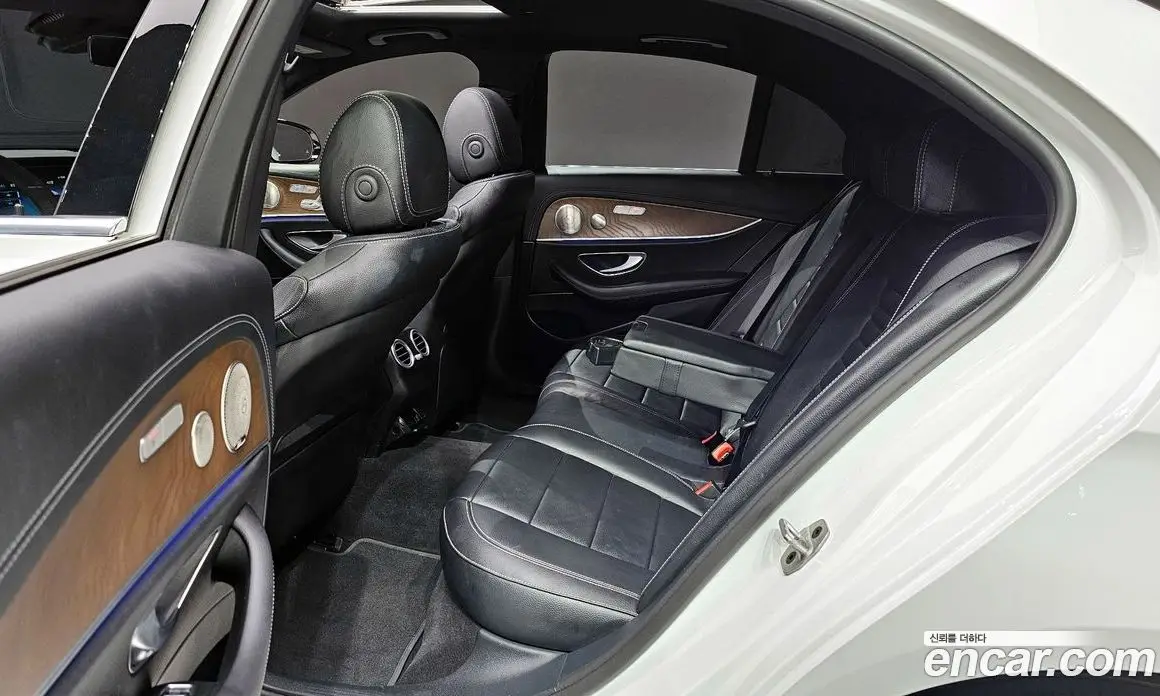 Mercedes-Benz E-Class 2022 1.9 автомат (гидро), фото 12
