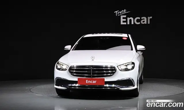 Mercedes-Benz E-Class 2022 1.9 автомат (гидро), миниатюра 3