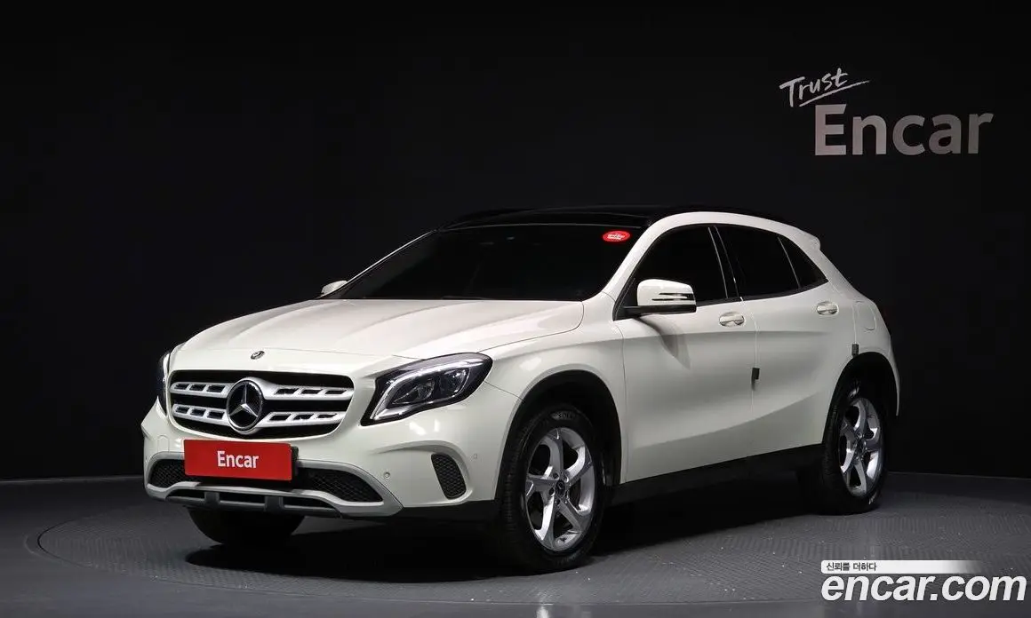 Mercedes-Benz GLA-Class 2017 2.0 автомат (гидро), фото 1 Mercedes-Benz GLA-Class 2017 2.0 автомат (гидро), фото 1