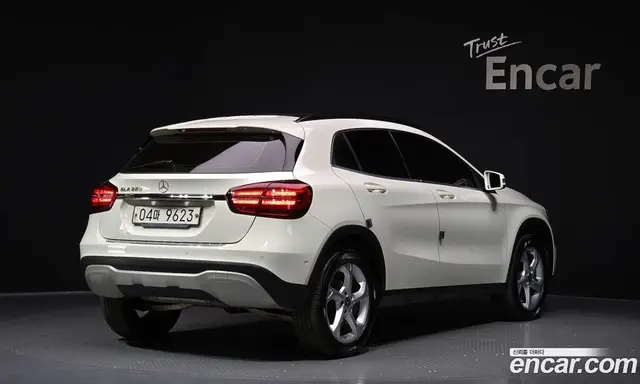 Mercedes-Benz GLA-Class 2017 2.0 автомат (гидро), миниатюра 2 Mercedes-Benz GLA-Class 2017 2.0 автомат (гидро), миниатюра 2