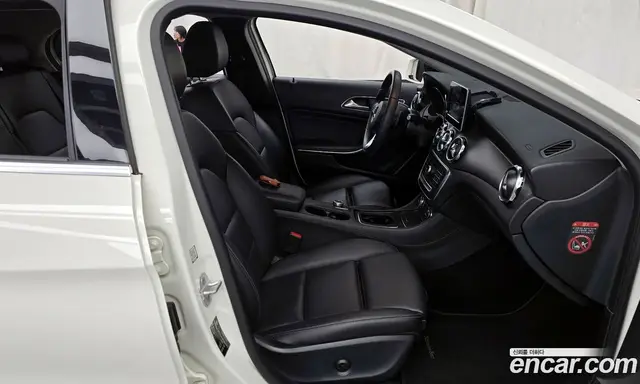 Mercedes-Benz GLA-Class 2017 2.0 автомат (гидро), миниатюра 11 Mercedes-Benz GLA-Class 2017 2.0 автомат (гидро), миниатюра 11