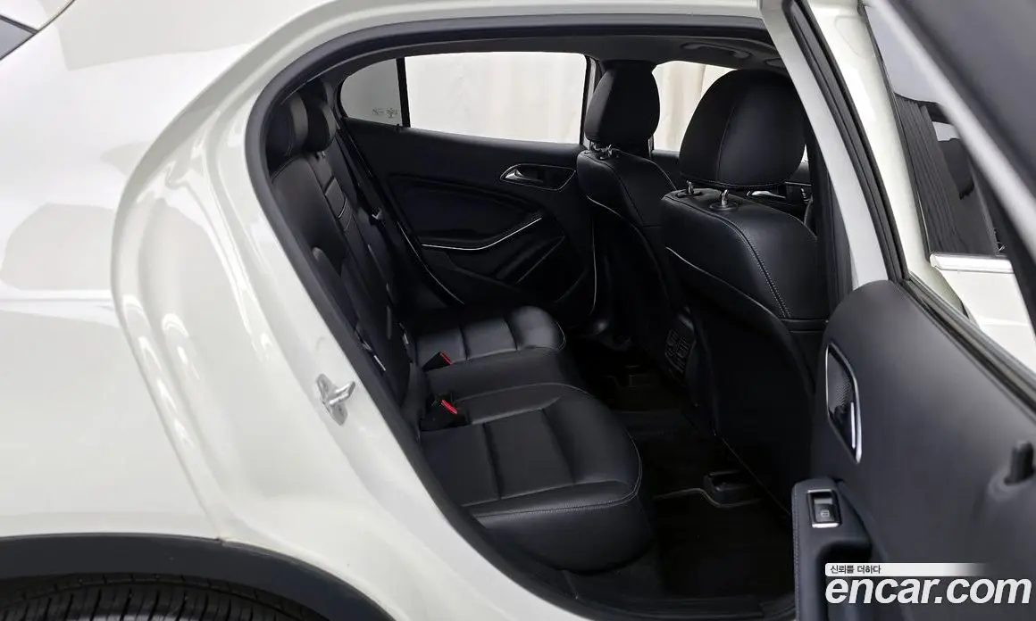 Mercedes-Benz GLA-Class 2017 2.0 автомат (гидро), фото 12 Mercedes-Benz GLA-Class 2017 2.0 автомат (гидро), фото 12