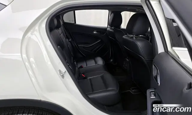 Mercedes-Benz GLA-Class 2017 2.0 автомат (гидро), миниатюра 12