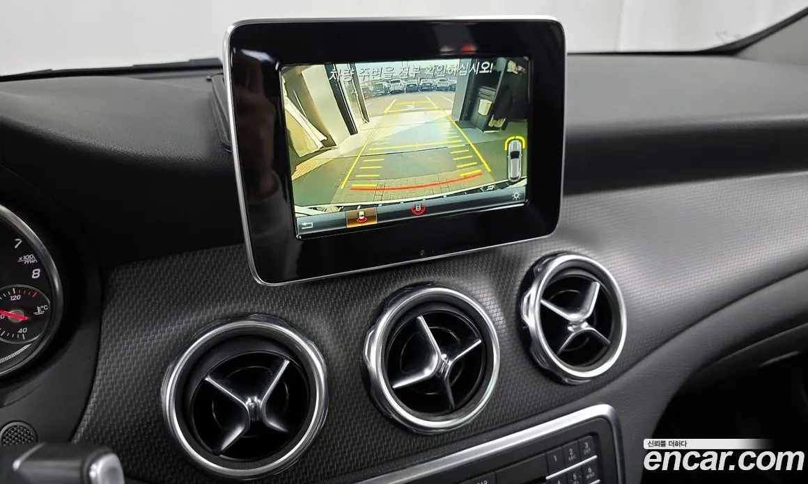 Mercedes-Benz GLA-Class 2017 2.0 автомат (гидро), фото 15 Mercedes-Benz GLA-Class 2017 2.0 автомат (гидро), фото 15
