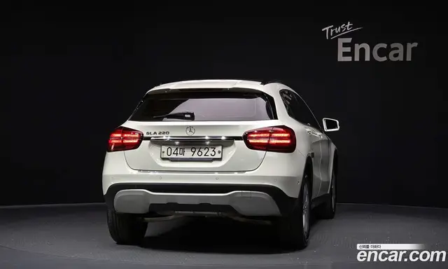 Mercedes-Benz GLA-Class 2017 2.0 автомат (гидро), миниатюра 4 Mercedes-Benz GLA-Class 2017 2.0 автомат (гидро), миниатюра 4