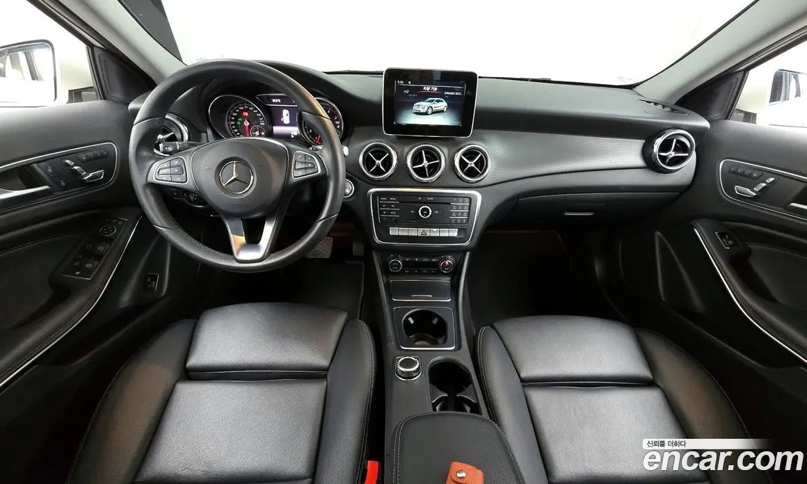 Mercedes-Benz GLA-Class 2017 2.0 автомат (гидро), фото 7 Mercedes-Benz GLA-Class 2017 2.0 автомат (гидро), фото 7