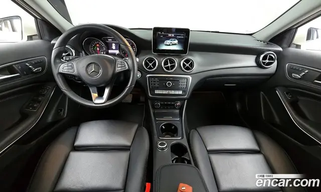 Mercedes-Benz GLA-Class 2017 2.0 автомат (гидро), миниатюра 7 Mercedes-Benz GLA-Class 2017 2.0 автомат (гидро), миниатюра 7