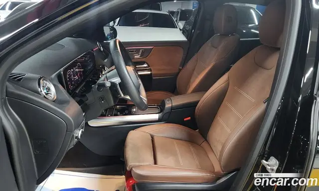 Mercedes-Benz GLA-Class 2024 2.0 автомат (гидро), миниатюра 12