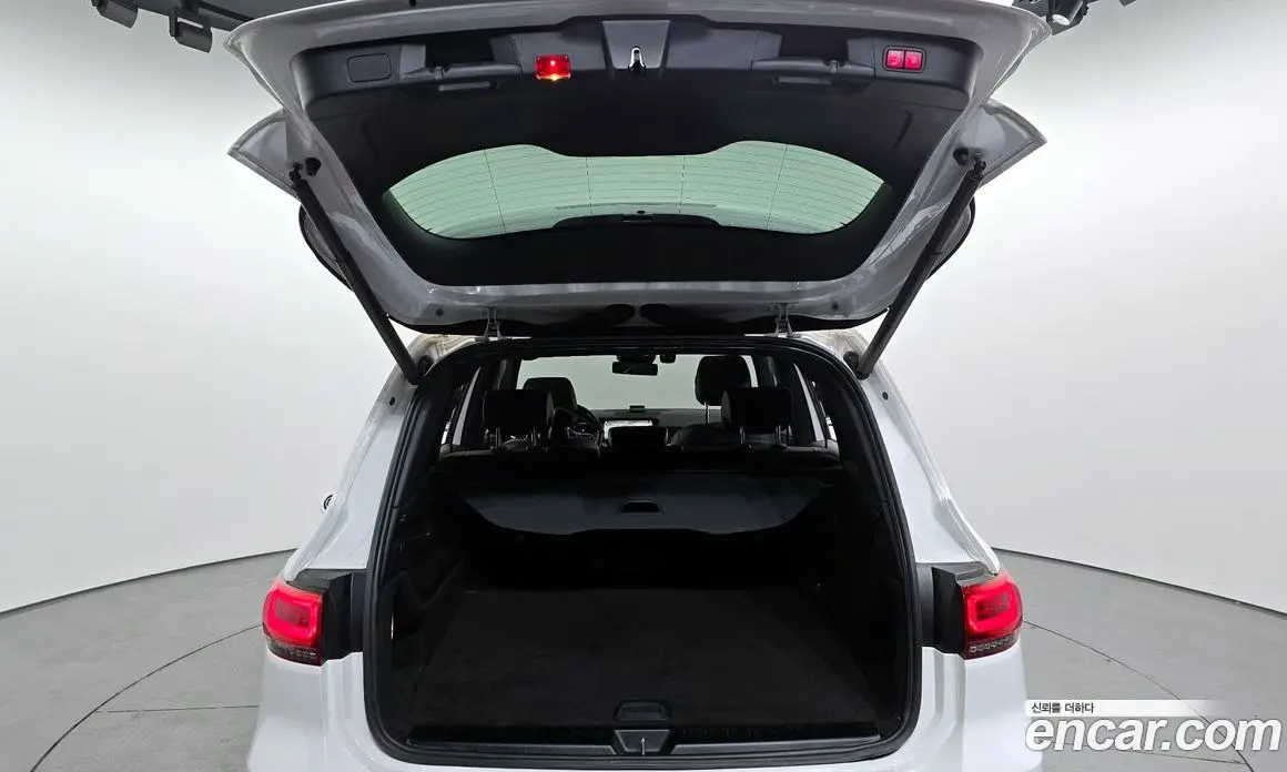 Mercedes-Benz GLB-Class 2021 2.0 автомат (гидро), фото 20