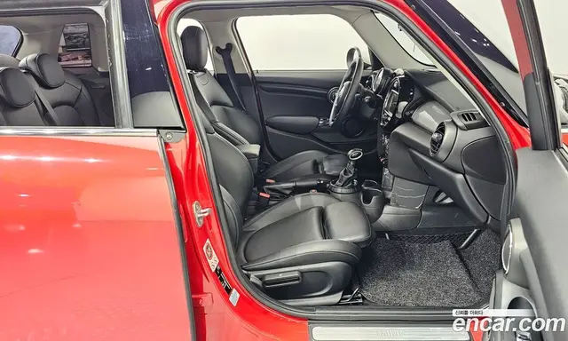 Mini Cooper 2015 1.5 автомат (гидро), миниатюра 11 Mini Cooper 2015 1.5 автомат (гидро), миниатюра 11