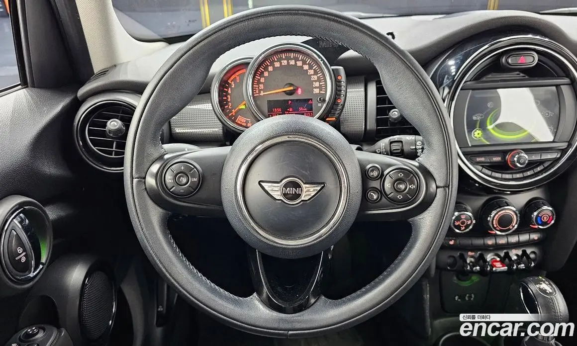 Mini Cooper 2015 1.5 автомат (гидро), фото 13 Mini Cooper 2015 1.5 автомат (гидро), фото 13