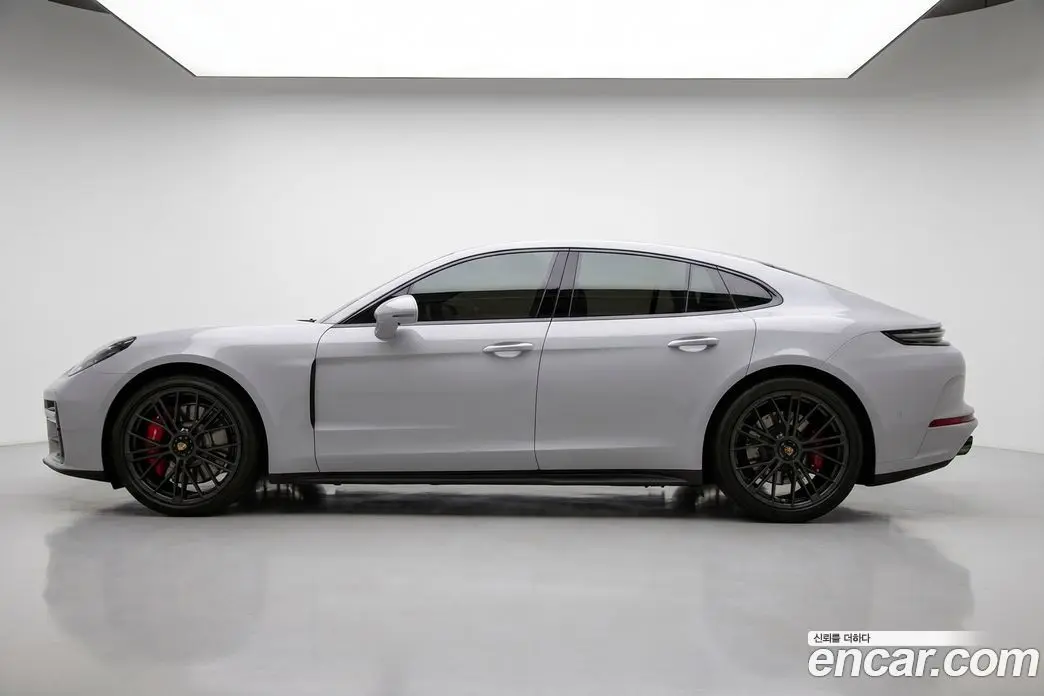Porsche Panamera 2025 4.0 автомат (гидро), фото 1 Porsche Panamera 2025 4.0 автомат (гидро), фото 1