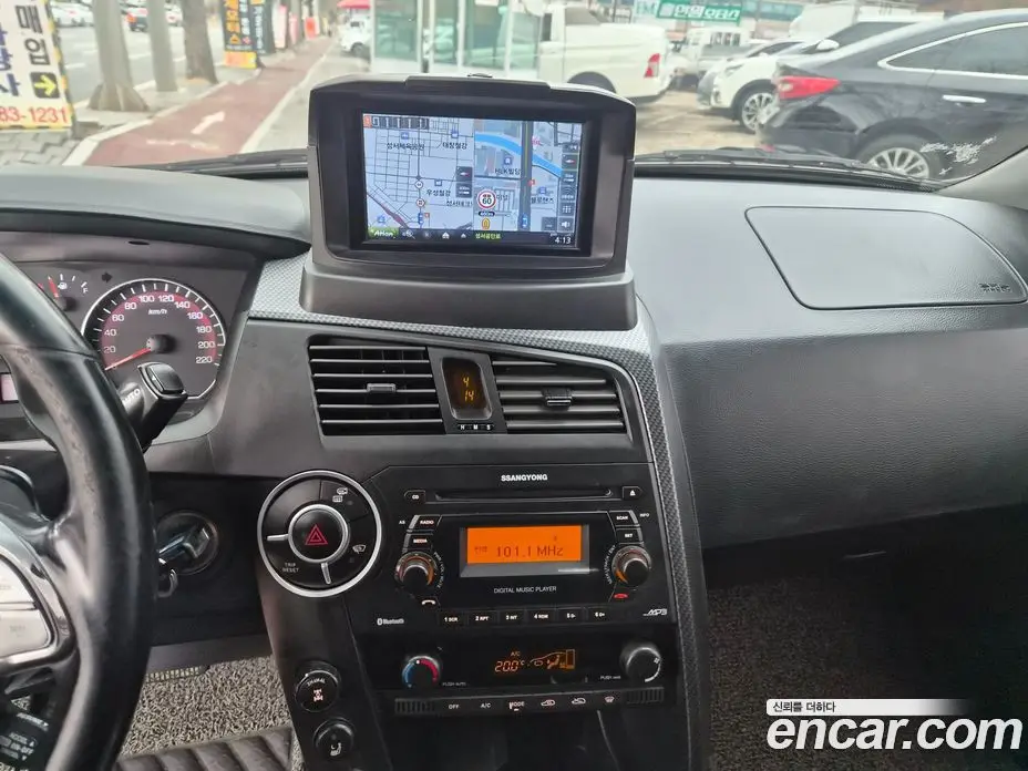 SsangYong Korando 2015 2.0 автомат (гидро), фото 12 SsangYong Korando 2015 2.0 автомат (гидро), фото 12