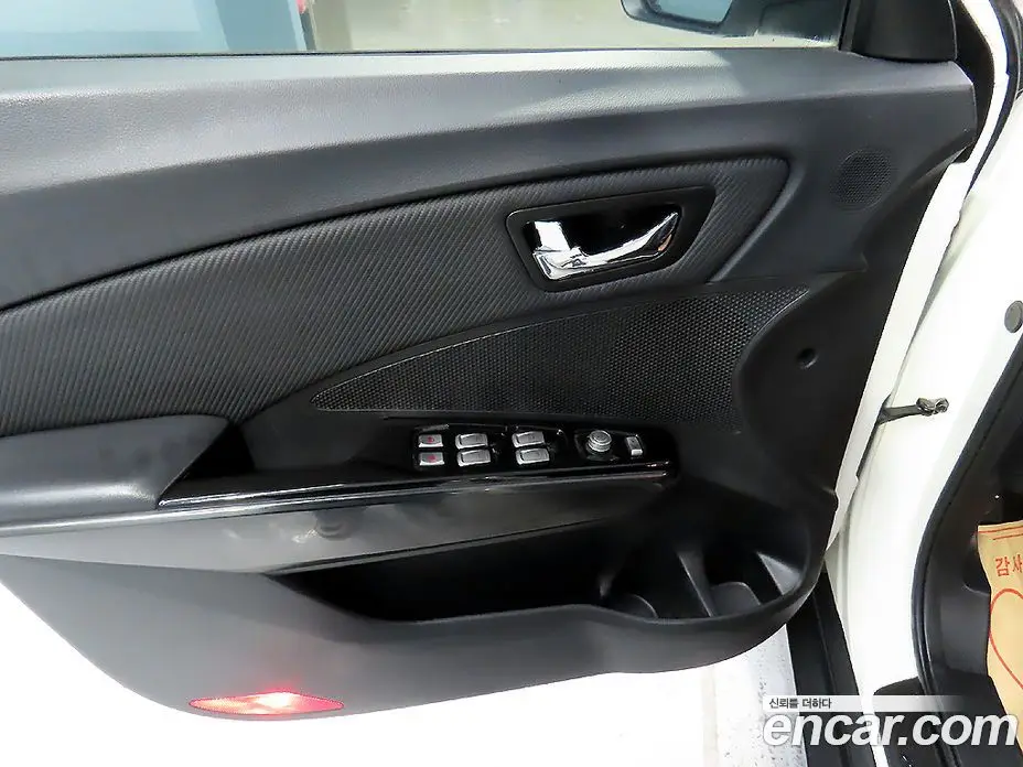 SsangYong TIBOLI 2016 1.6 автомат (гидро), фото 15