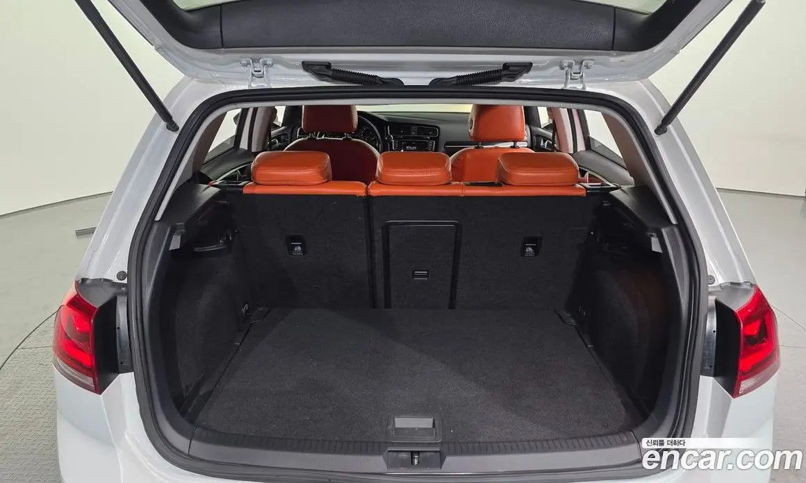 Volkswagen Golf 2015 1.6 автомат (гидро), фото 20 Volkswagen Golf 2015 1.6 автомат (гидро), фото 20