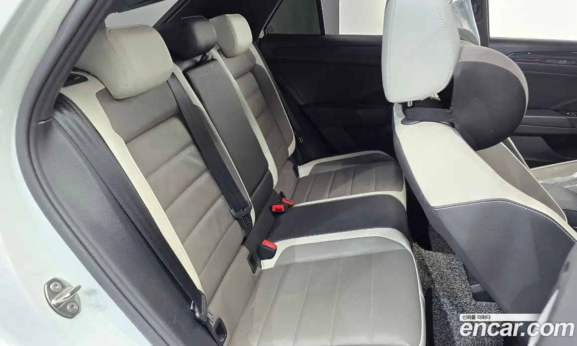 Volkswagen T-Roc 2021 2.0 автомат (гидро), фото 11 Volkswagen T-Roc 2021 2.0 автомат (гидро), фото 11