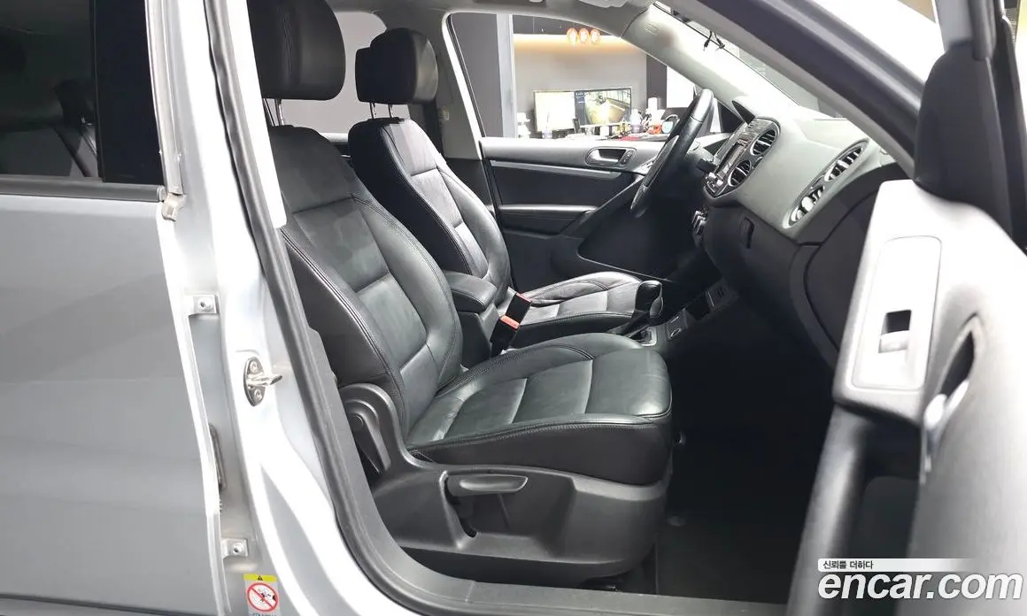 Volkswagen Tiguan 2014 2.0 автомат (гидро), фото 11