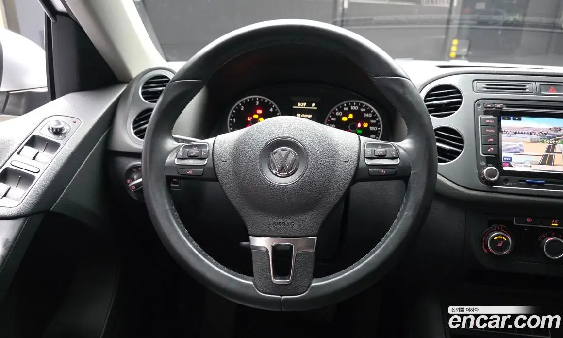 Volkswagen Tiguan 2014 2.0 автомат (гидро), фото 13