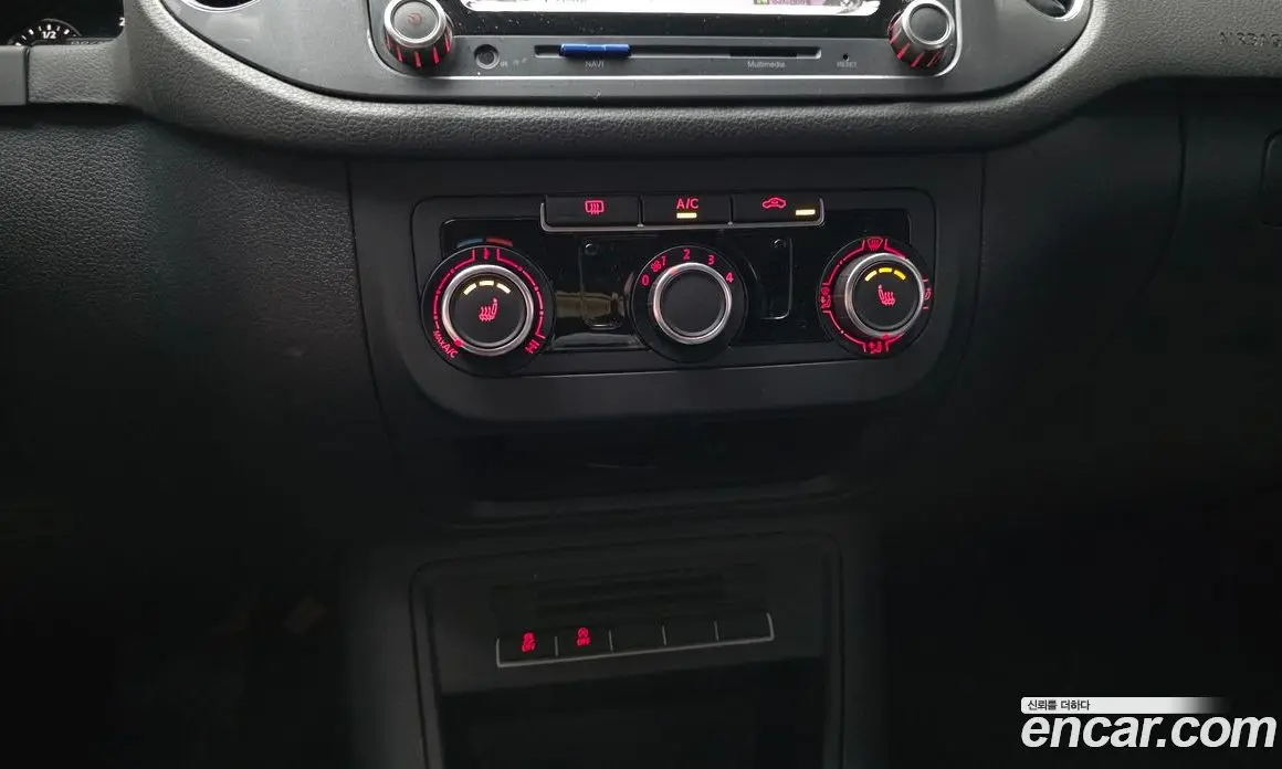 Volkswagen Tiguan 2014 2.0 автомат (гидро), фото 17
