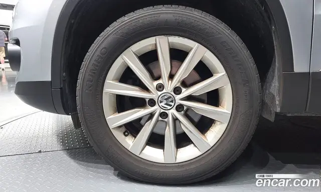 Volkswagen Tiguan 2014 2.0 автомат (гидро), миниатюра 5