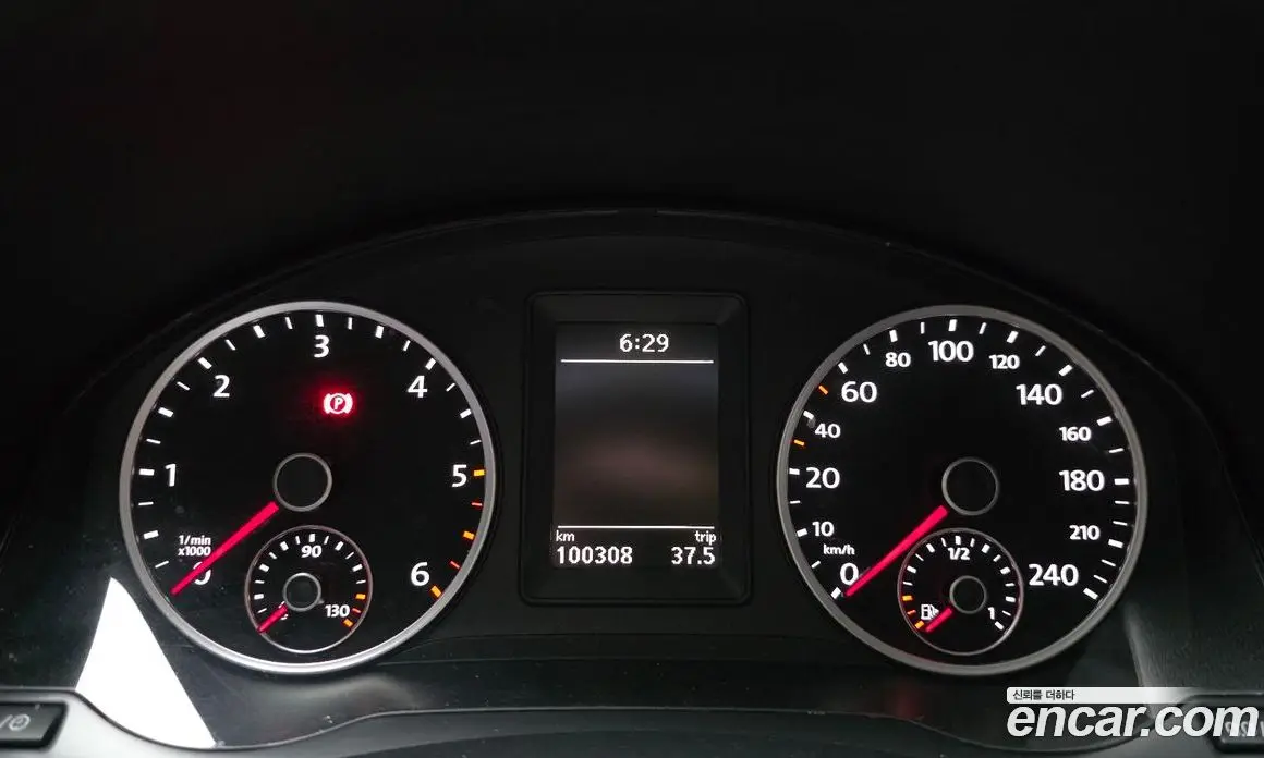 Volkswagen Tiguan 2014 2.0 автомат (гидро), фото 8