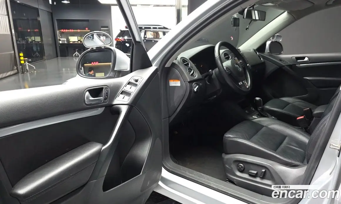 Volkswagen Tiguan 2014 2.0 автомат (гидро), фото 10