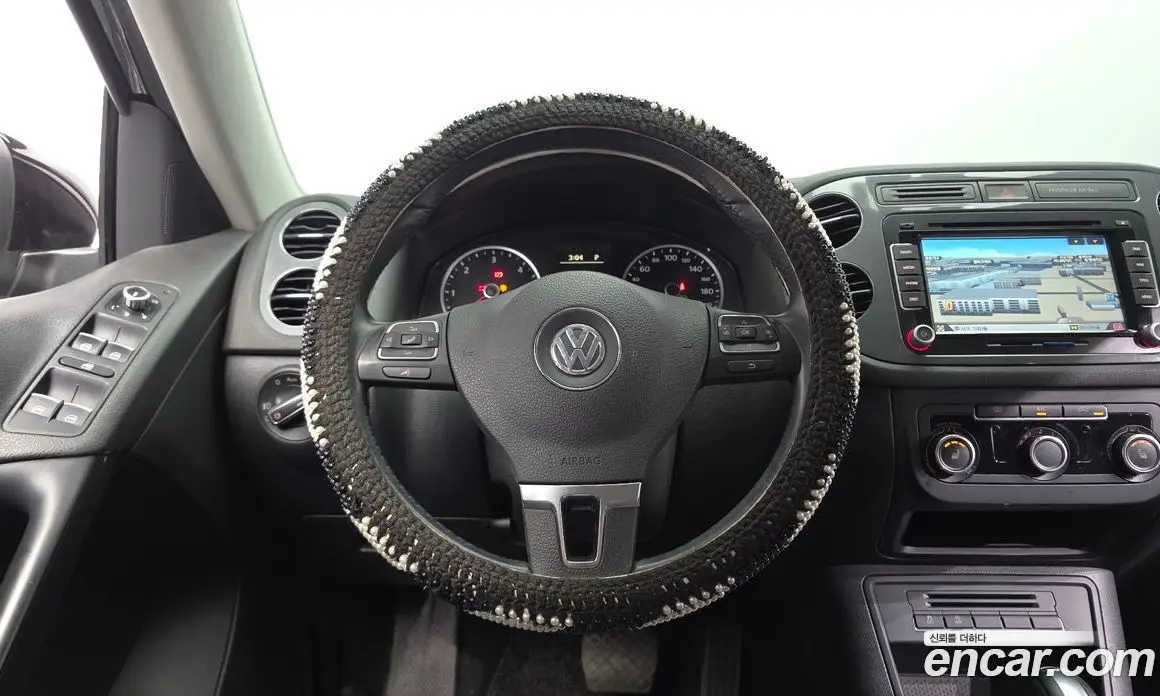 Volkswagen Tiguan 2015 2.0 автомат (гидро), фото 13