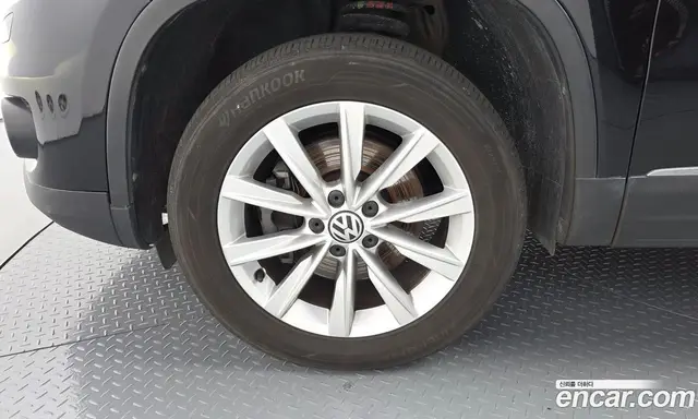 Volkswagen Tiguan 2015 2.0 автомат (гидро), миниатюра 5