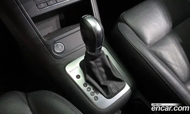 Volkswagen Tiguan 2015 2.0 автомат (гидро), миниатюра 9