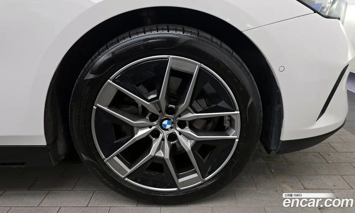 BMW 5 серия 2023 2.0 автомат (гидро), фото 7
