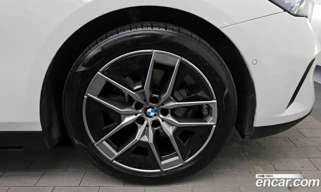 BMW 5 серия 2023 2.0 автомат (гидро), миниатюра 7