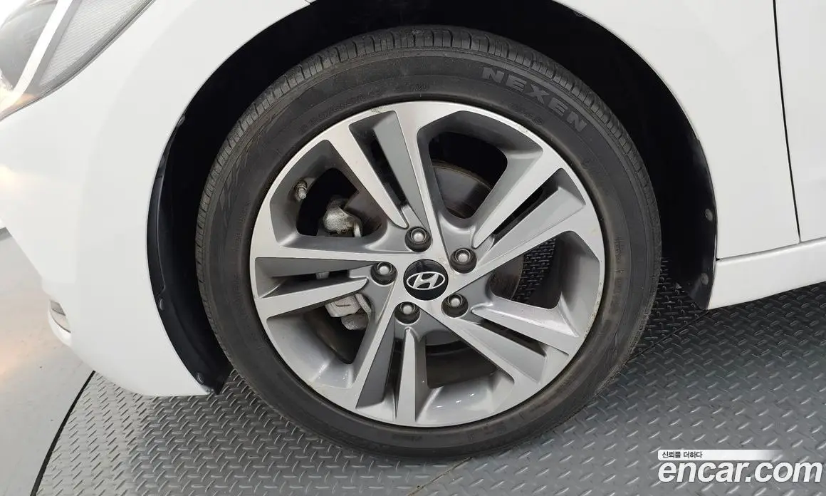 Hyundai Avante 2018 1.6 автомат (гидро), фото 5