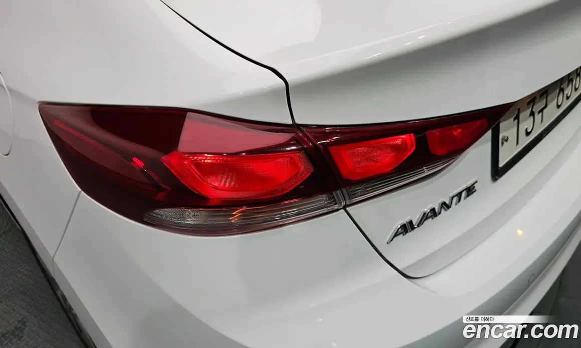 Hyundai Avante 2018 1.6 автомат (гидро), фото 9