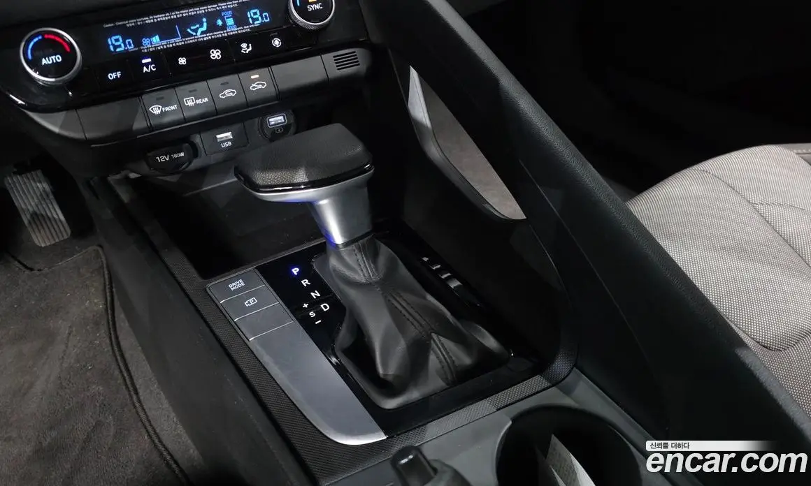 Hyundai Avante 2021 1.6 автомат (гидро), фото 12