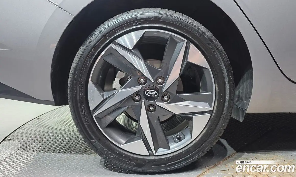 Hyundai Avante 2022 1.6 автомат (гидро), фото 5