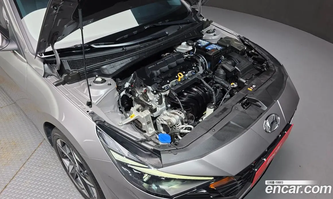 Hyundai Avante 2022 1.6 автомат (гидро), фото 6