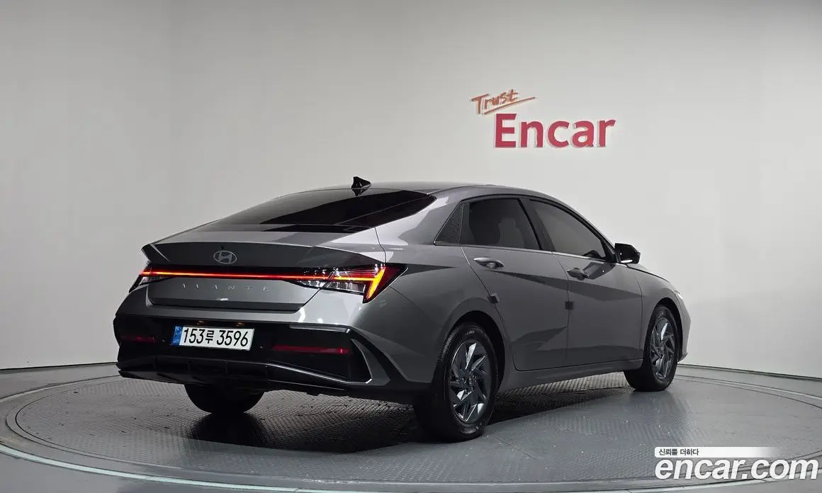 Hyundai Avante 2024 1.6 автомат (гидро), фото 2